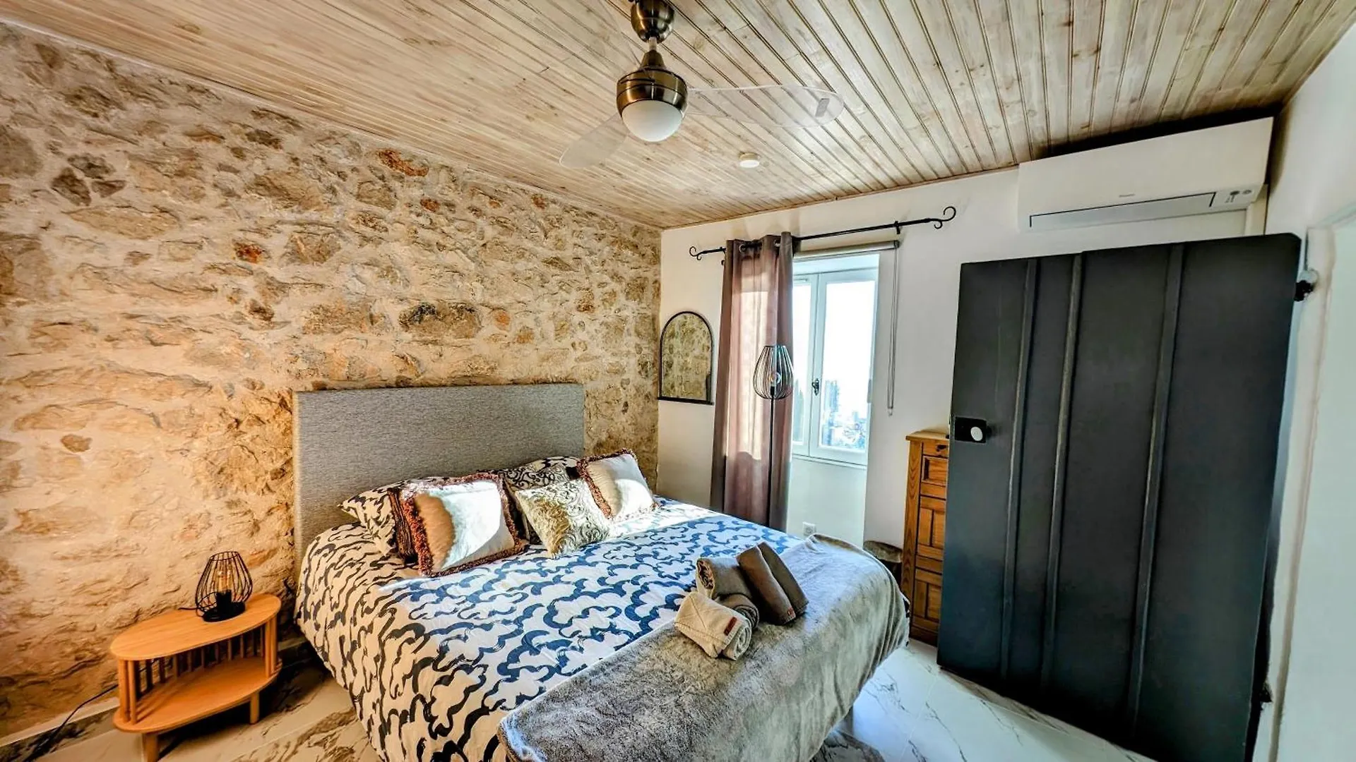 Le Mas D'Angeline, Vue Mer, Jardin Commun, Parking, Voiture Requise, 10 Min En Voiture De Monaco, Route Etroite, Pente Raide, Croisement Limite, Sea View, Shared Garden, Parking, Car Required, 10 Min Drive From Monaco, Narrow Steep Road, Limited Pass Beausoleil Appartamento
