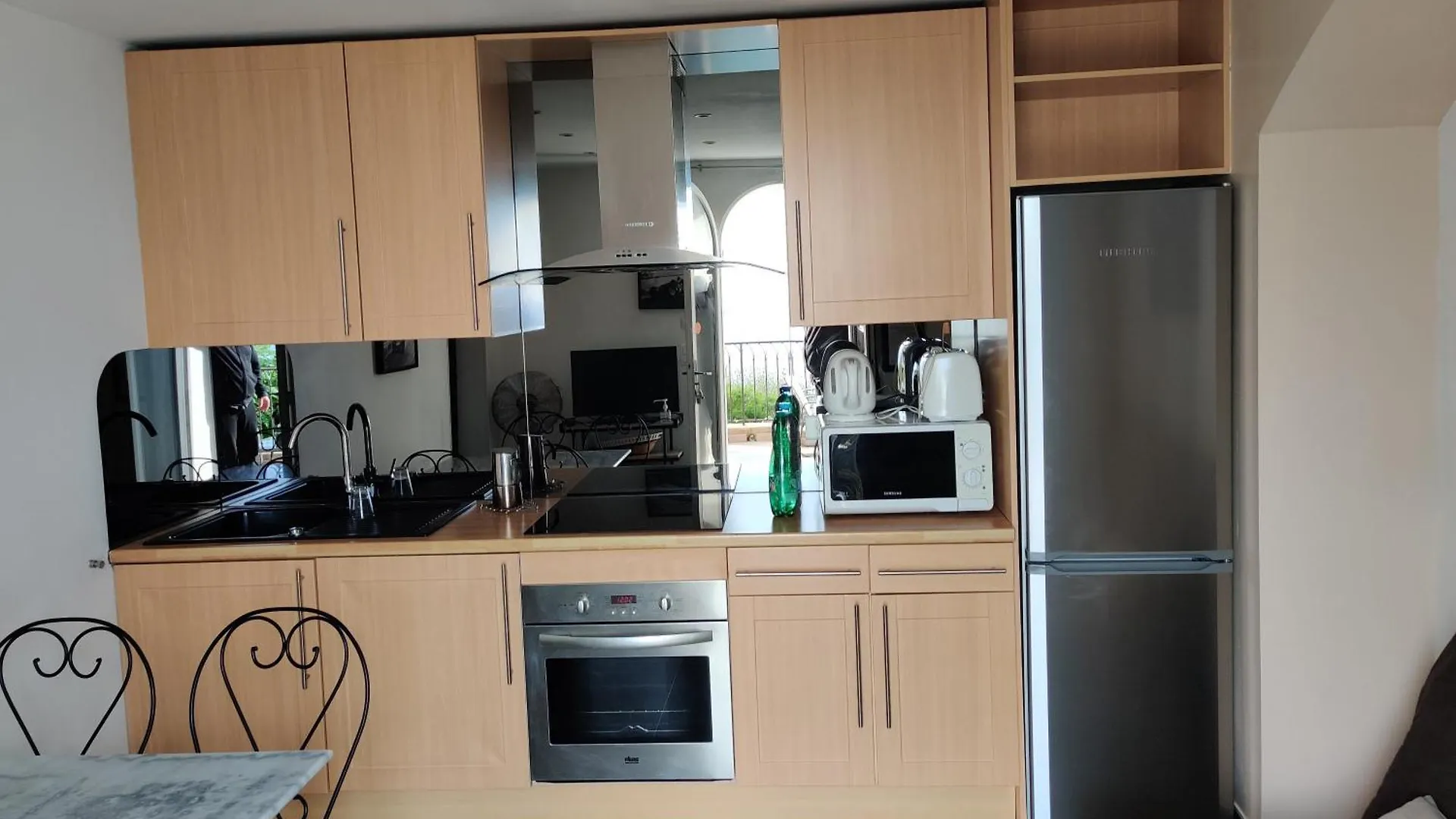 Le Mas D'Angeline, Vue Mer, Jardin Commun, Parking, Voiture Requise, 10 Min En Voiture De Monaco, Route Etroite, Pente Raide, Croisement Limite, Sea View, Shared Garden, Parking, Car Required, 10 Min Drive From Monaco, Narrow Steep Road, Limited Pass Beausoleil