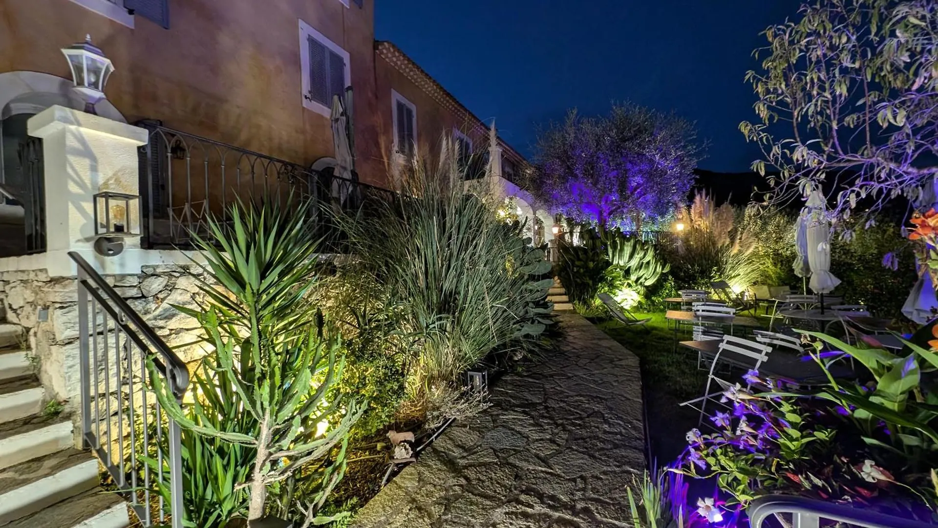Le Mas D'Angeline, Vue Mer, Jardin Commun, Parking, Voiture Requise, 10 Min En Voiture De Monaco, Route Etroite, Pente Raide, Croisement Limite, Sea View, Shared Garden, Parking, Car Required, 10 Min Drive From Monaco, Narrow Steep Road, Limited Pass Beausoleil 0*,  Francia