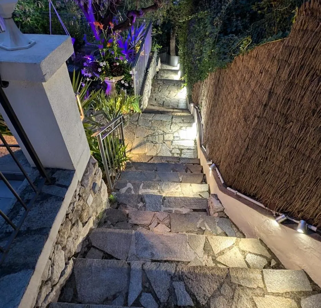 Le Mas D'Angeline, Vue Mer, Jardin Commun, Parking, Voiture Requise, 10 Min En Voiture De Monaco, Route Etroite, Pente Raide, Croisement Limite, Sea View, Shared Garden, Parking, Car Required, 10 Min Drive From Monaco, Narrow Steep Road, Limited Pass Beausoleil Appartamento