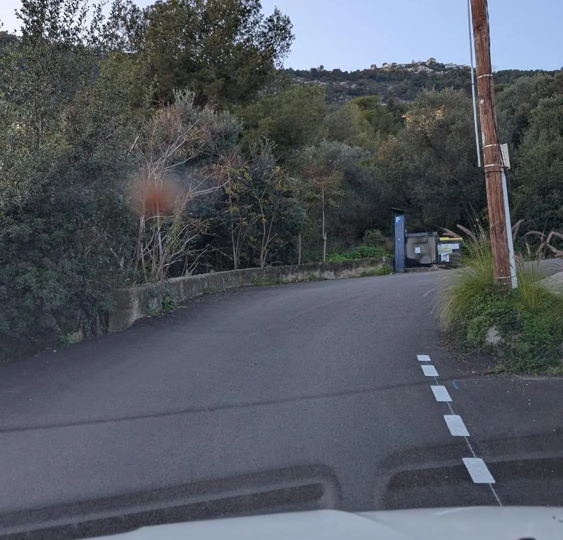 Le Mas D'Angeline, Vue Mer, Jardin Commun, Parking, Voiture Requise, 10 Min En Voiture De Monaco, Route Etroite, Pente Raide, Croisement Limite, Sea View, Shared Garden, Parking, Car Required, 10 Min Drive From Monaco, Narrow Steep Road, Limited Pass Beausoleil