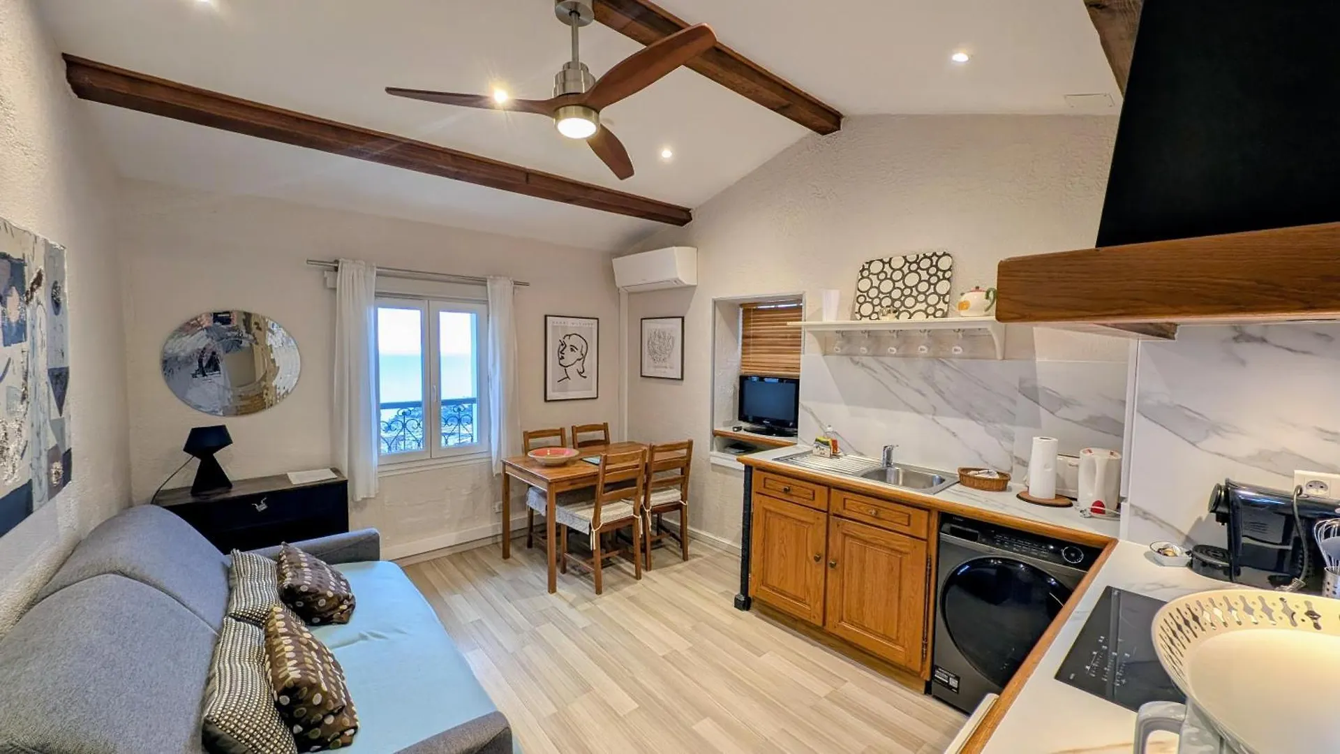 Appartamento Le Mas D'Angeline, Vue Mer, Jardin Commun, Parking, Voiture Requise, 10 Min En Voiture De Monaco, Route Etroite, Pente Raide, Croisement Limite, Sea View, Shared Garden, Parking, Car Required, 10 Min Drive From Monaco, Narrow Steep Road, Limited Pass Beausoleil