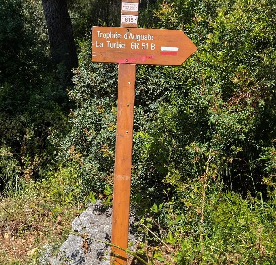 Appartamento Le Mas D'Angeline, Vue Mer, Jardin Commun, Parking, Voiture Requise, 10 Min En Voiture De Monaco, Route Etroite, Pente Raide, Croisement Limite, Sea View, Shared Garden, Parking, Car Required, 10 Min Drive From Monaco, Narrow Steep Road, Limited Pass Beausoleil