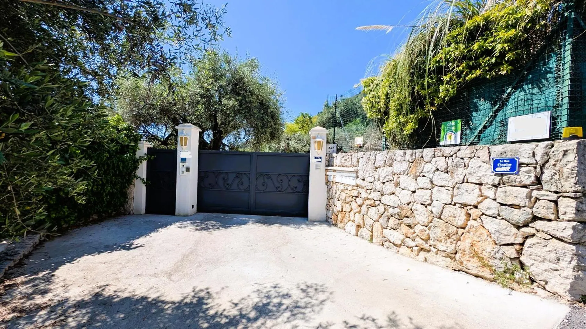 Le Mas D'Angeline, Vue Mer, Jardin Commun, Parking, Voiture Requise, 10 Min En Voiture De Monaco, Route Etroite, Pente Raide, Croisement Limite, Sea View, Shared Garden, Parking, Car Required, 10 Min Drive From Monaco, Narrow Steep Road, Limited Pass Beausoleil Francia