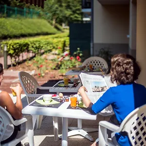 Zenitude Hôtel-résidences L'orée Du Parc Hotel Divonne-les-Bains