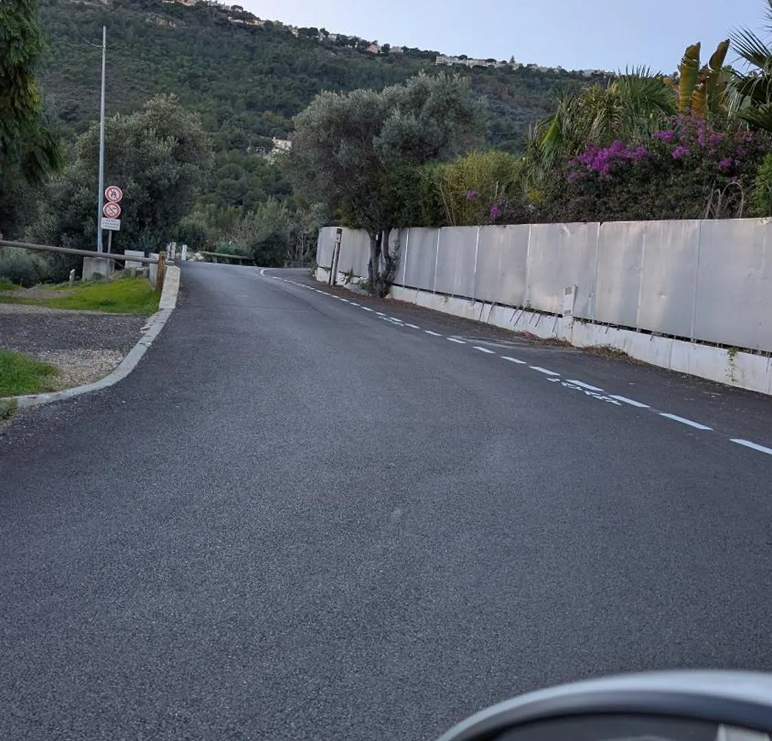 Le Mas D'Angeline, Vue Mer, Jardin Commun, Parking, Voiture Requise, 10 Min En Voiture De Monaco, Route Etroite, Pente Raide, Croisement Limite, Sea View, Shared Garden, Parking, Car Required, 10 Min Drive From Monaco, Narrow Steep Road, Limited Pass 보솔레이 0*,  프랑스